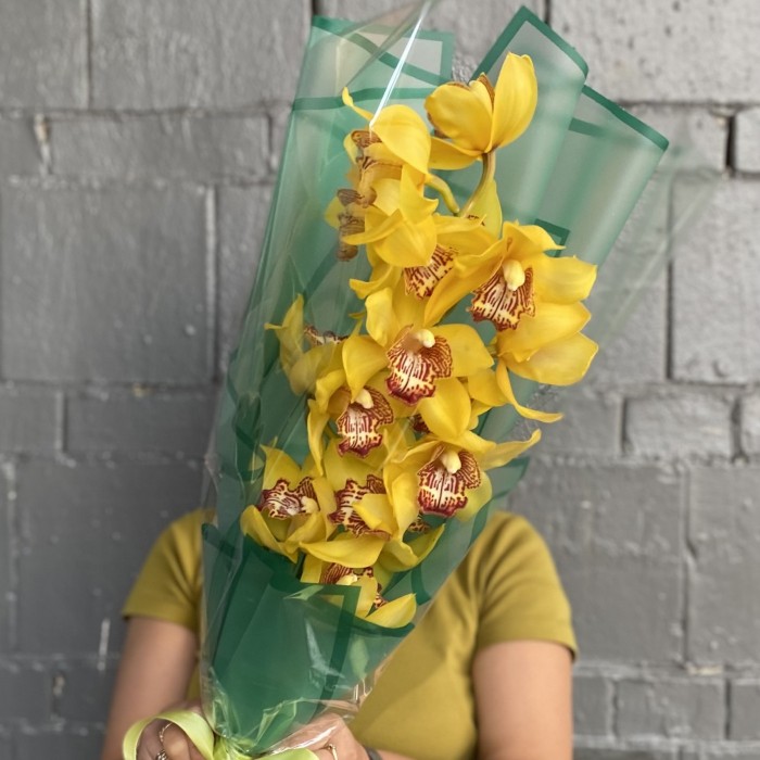 Букет желтых орхидей