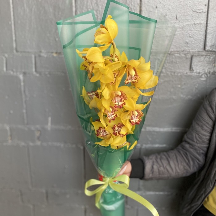 Букет желтых орхидей