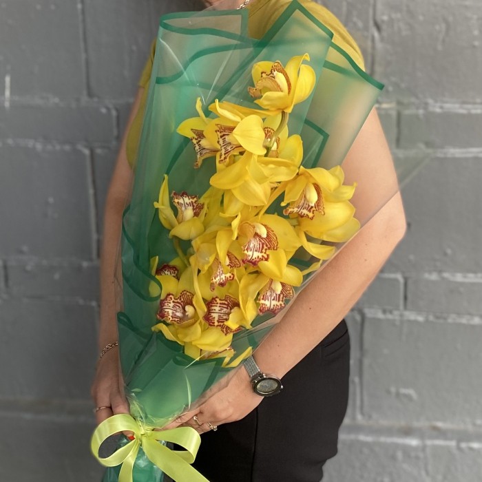 Букет желтых орхидей