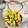 Желтые тюльпаны в сумочке