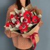 Зимний букет красных анемонов