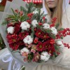 Зимний букет с хризантемой Яркая Ночь