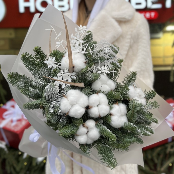 Зимний букет с пушистым хлопком