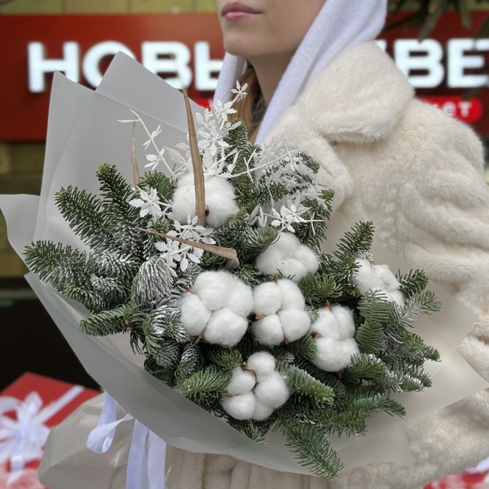 Зимний букет с пушистым хлопком