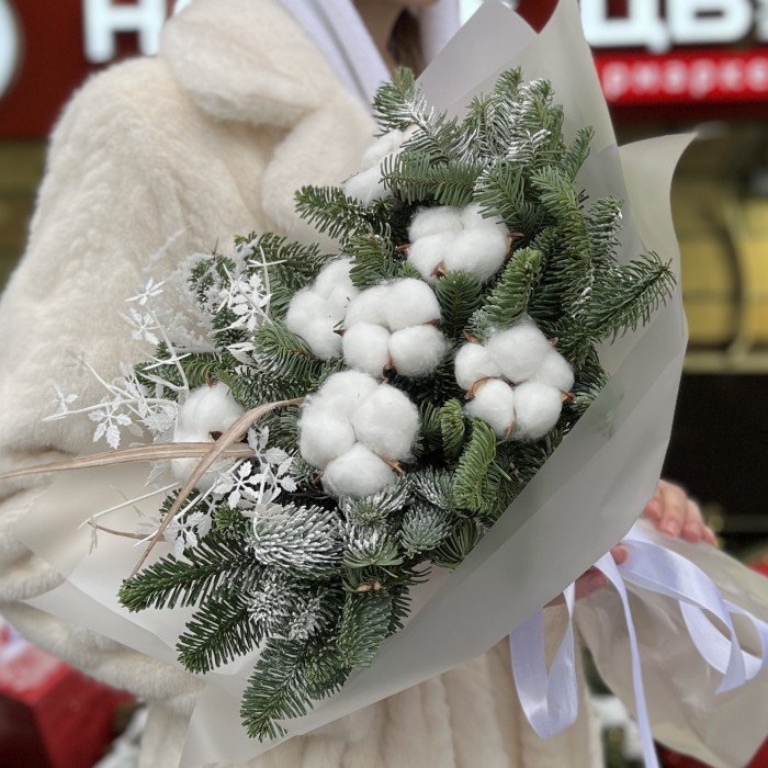 Зимний букет с пушистым хлопком