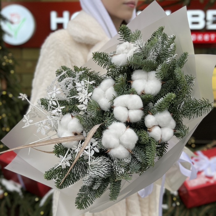 Зимний букет с пушистым хлопком