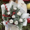Зимний букет с пушистым нобилисом и хлопком