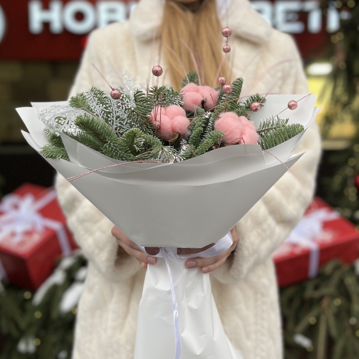 Зимний букет с розовым хлопком