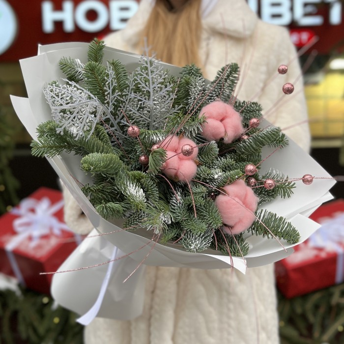 Зимний букет с розовым хлопком