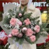 Зимний букет с розовым хлопком и декором