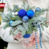 Зимняя настольная композиция синего цвета