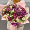 Букет из фиолетовой и белой альстромерии