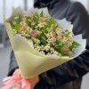 Альстромерии с ромашкой