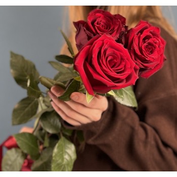 С Днем Рождения, Александра! Как выбрать букет для женщины с царственным именем?