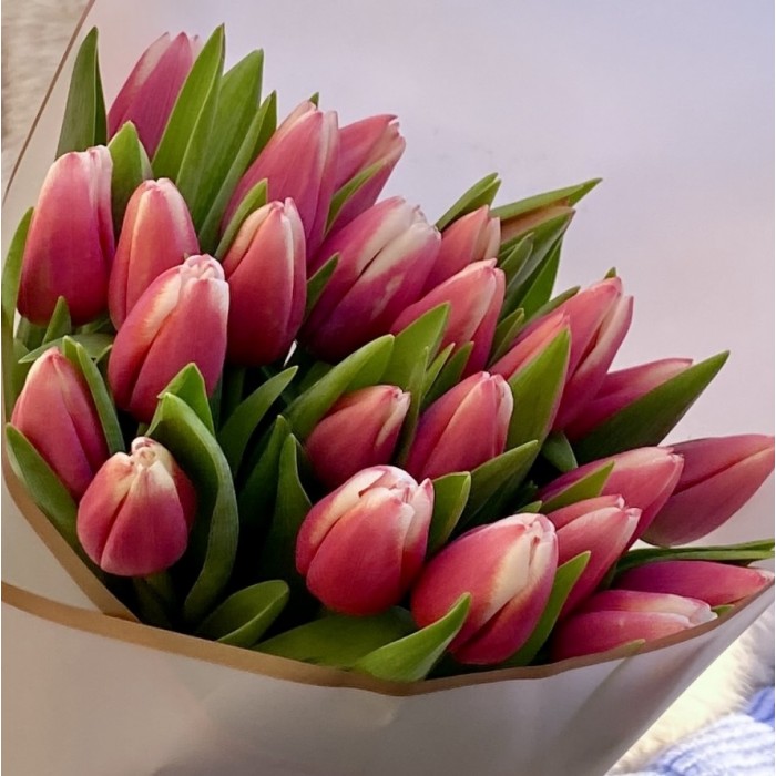 Цветочный этикет: сколько цветов дарить на 8 Марта?