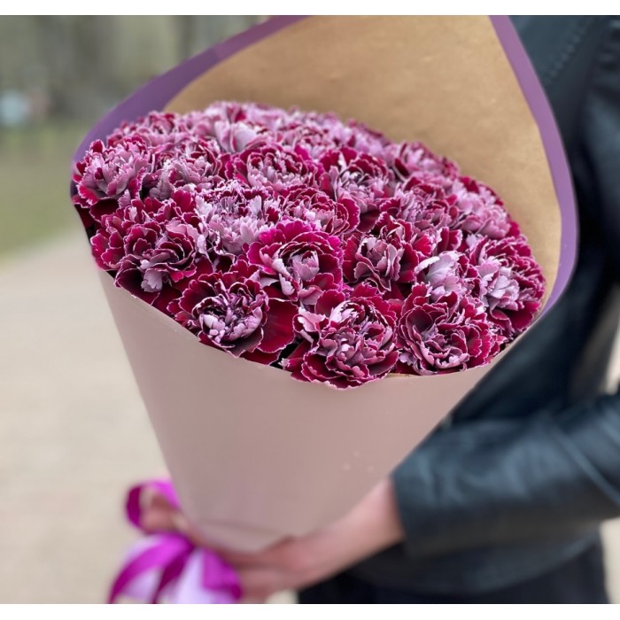 Бесплатная доставка букетов с гвоздиками Бесплатная доставка букетов с гвоздиками