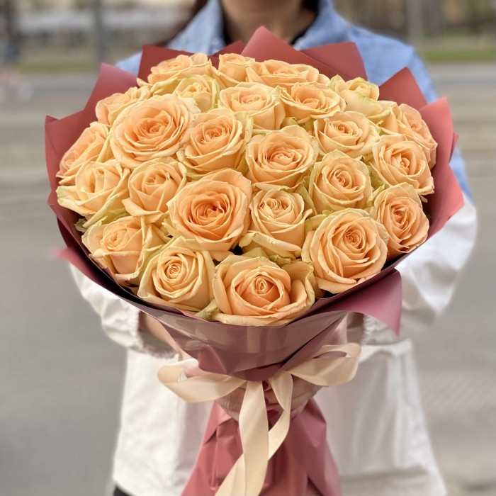 25 роз Пич Аваланш