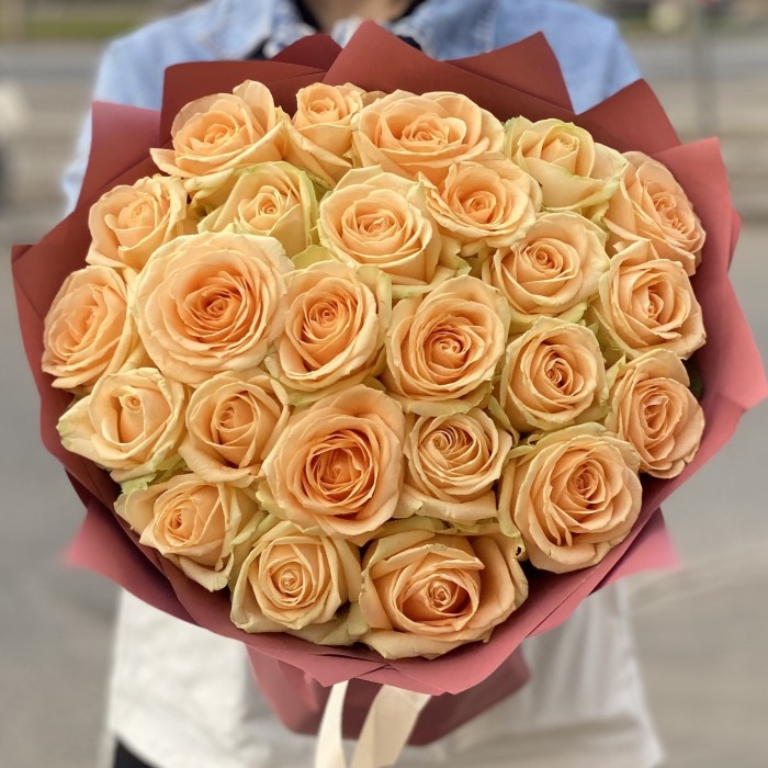 25 роз Пич Аваланш