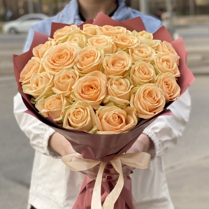 25 роз Пич Аваланш