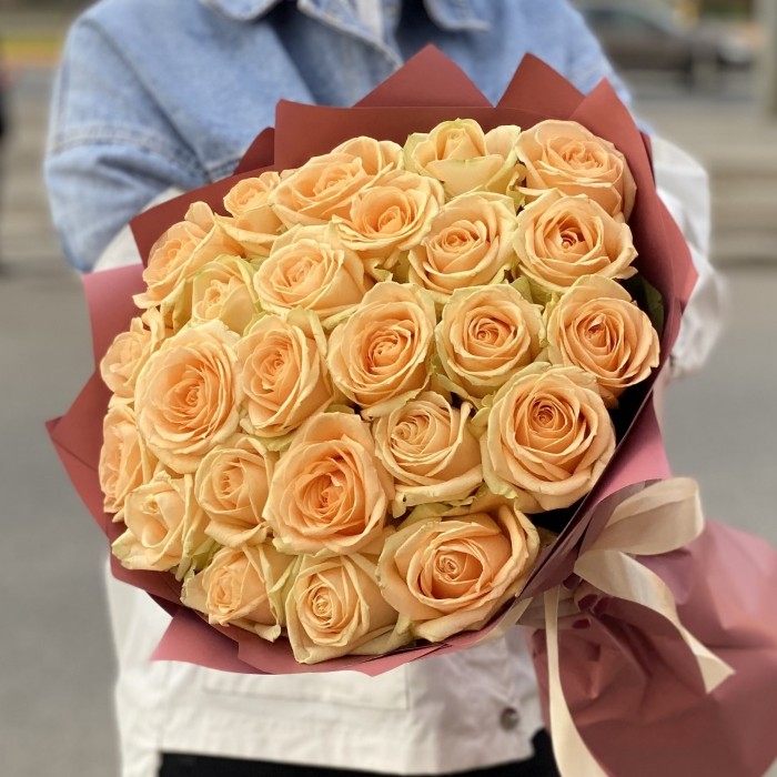 25 роз Пич Аваланш