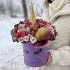 Авторская композиция Единорог с фруктами и цветами