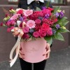 Авторская коробка Летняя красавица с герберами и кустовой розой