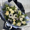 Букет Увлечение с кремовыми анемонами