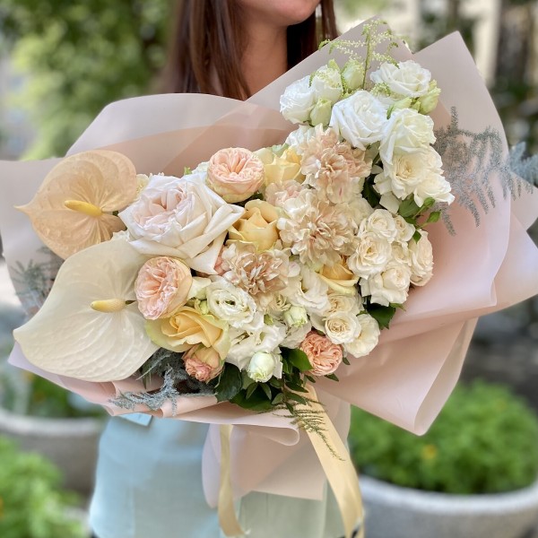 Авторский букет Кремовый антуриум