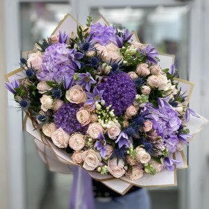 Авторский букет Лунная мелодия с гортензией