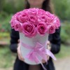 29 розовых роз в коробке