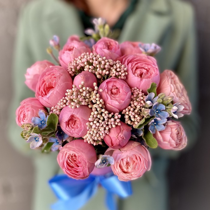 Пионовидные розы в коробке Сюрприз