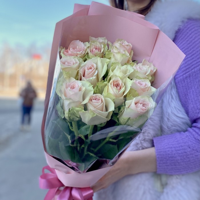 15 розовых роз Пинк Атена  60 см