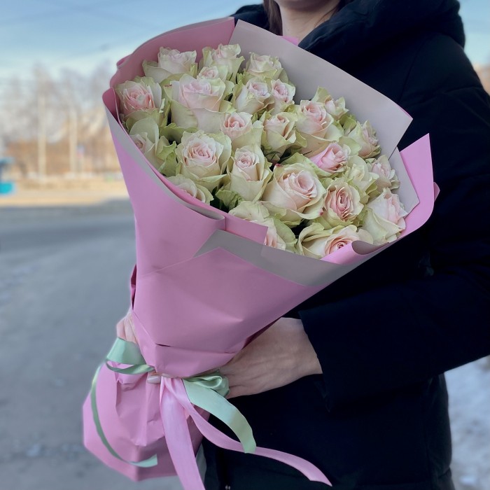 25 розовых роз Пинк Атена 60 см