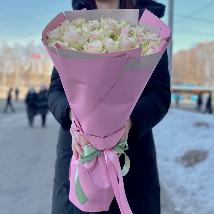 25 розовых роз Пинк Атена 60 см