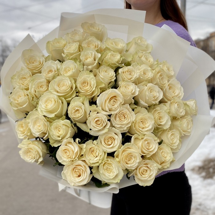 51 белая роза Мондиаль