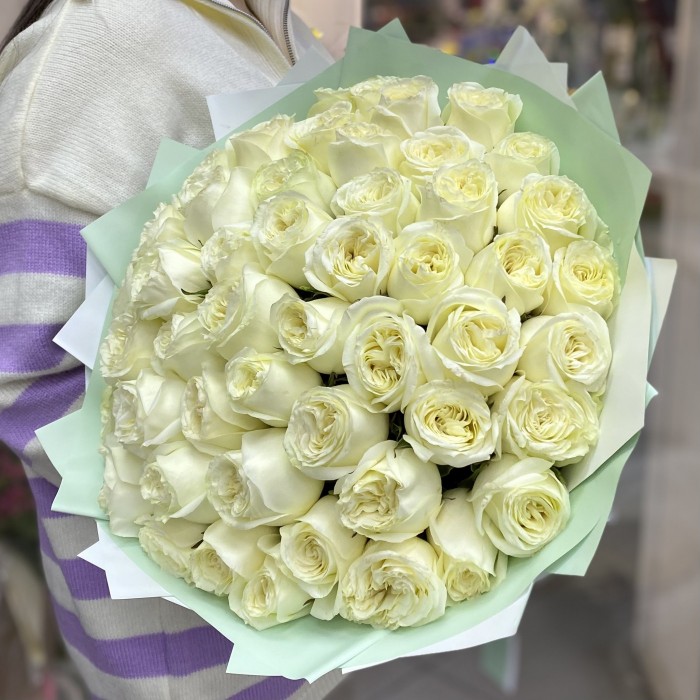 51 пионовидная роза Титан