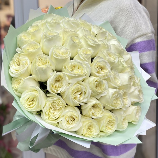 51 пионовидная роза Титан