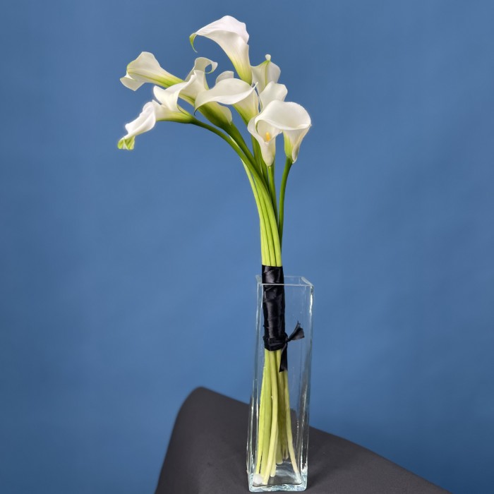 Траурный Букет из 10 белых калл