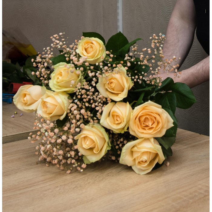 9 простых советов, чтобы дольше сохранить срезанные розы