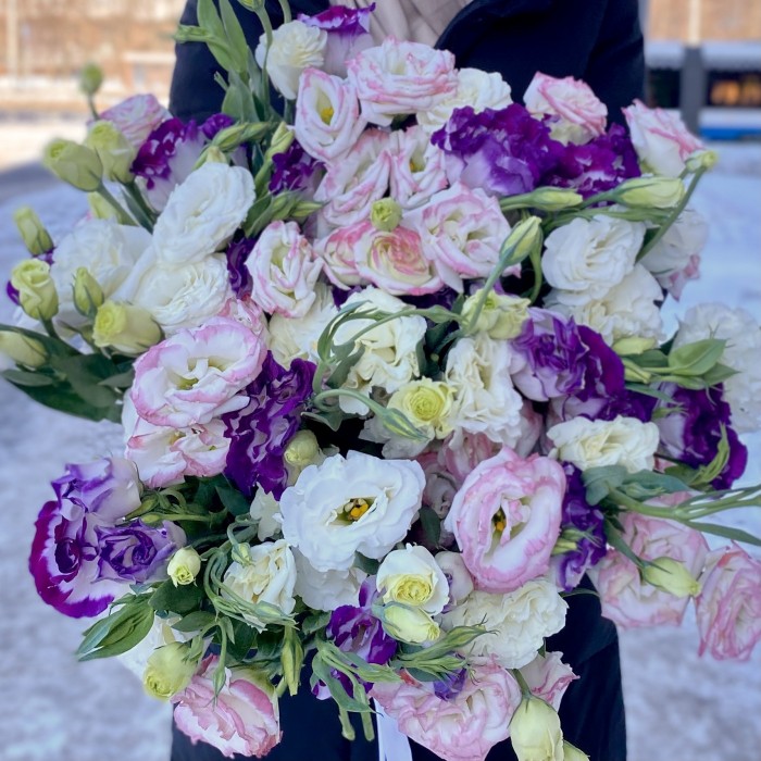 Букет разноцветных эустом