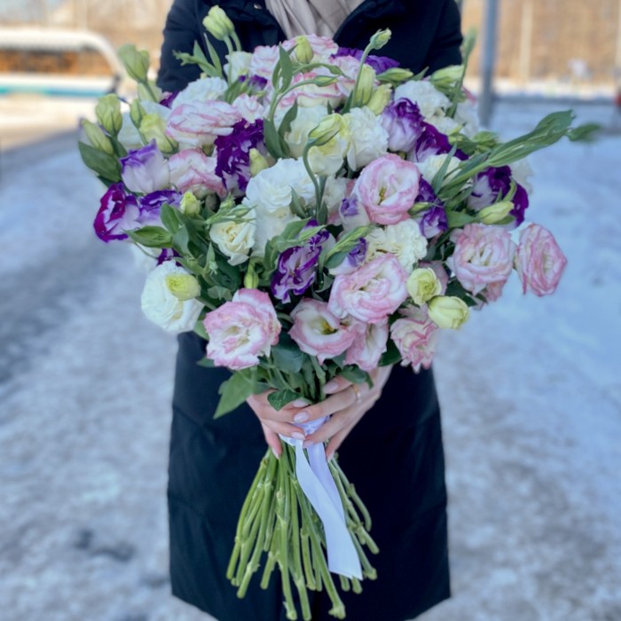 Букет разноцветных эустом