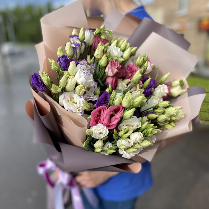 Яркие эустомы