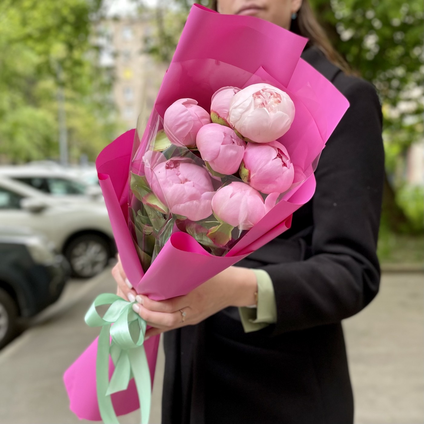 Букет с розовыми пионами недорого на День Святого Валентина
