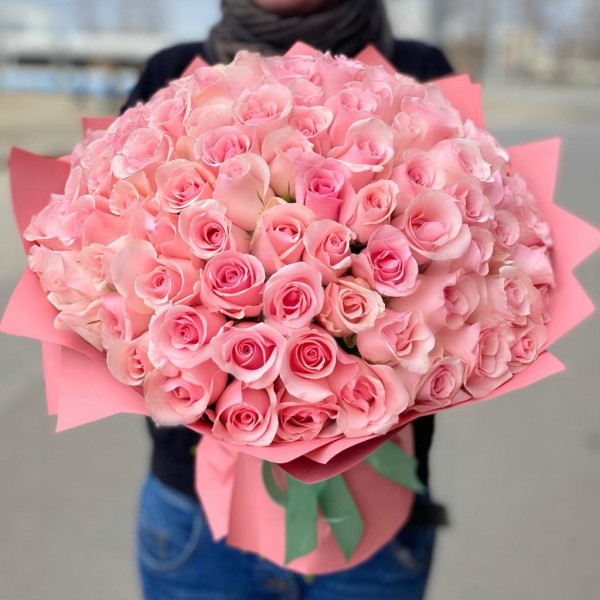 101 розовая роза Титаник