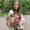 Нежный букет пионовидных роз Белиз и махровых эустом