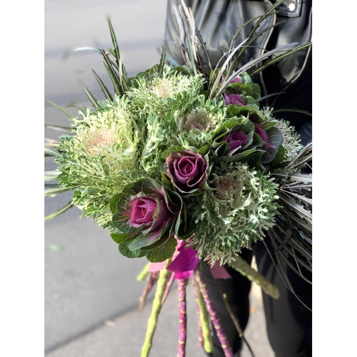 Букет с брассикой