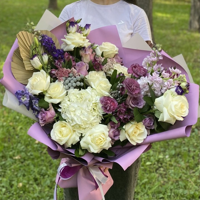 Авторский букет Черничное Джелато