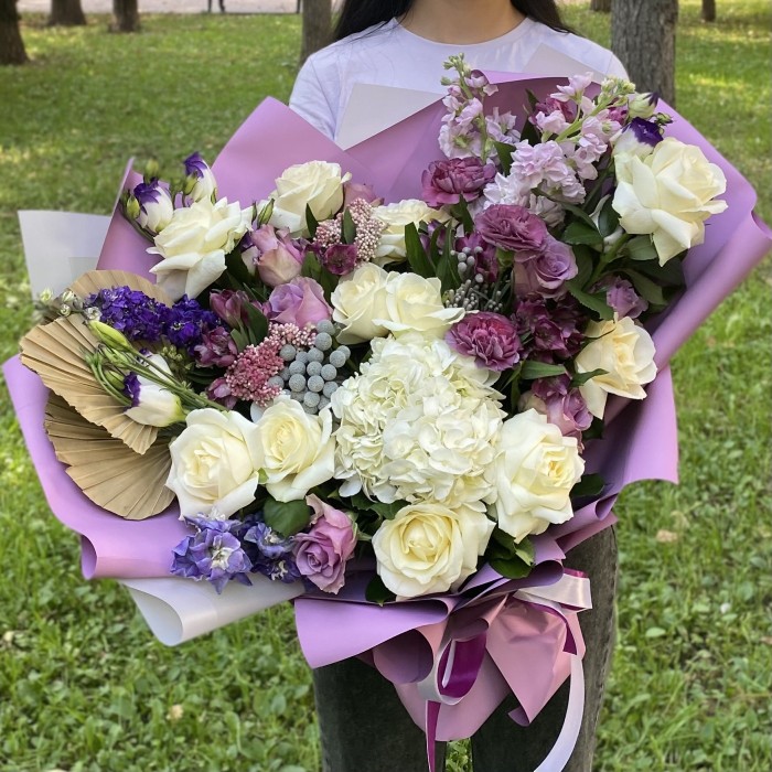 Авторский букет Черничное Джелато