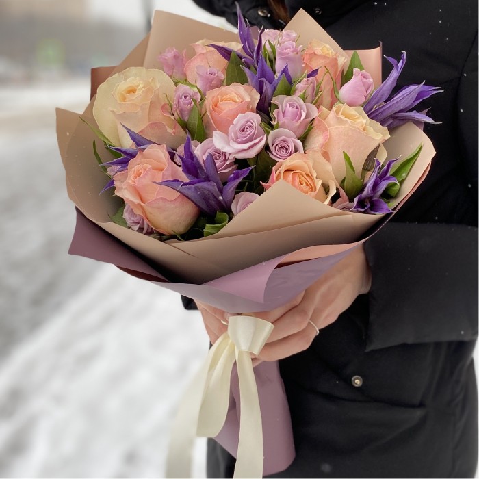 Нежный букет с Клематисами