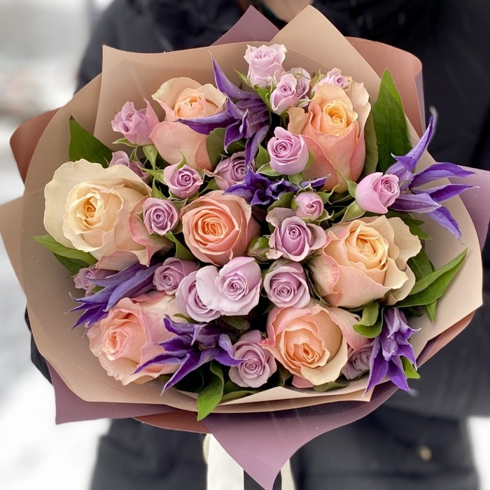 Нежный букет с Клематисами